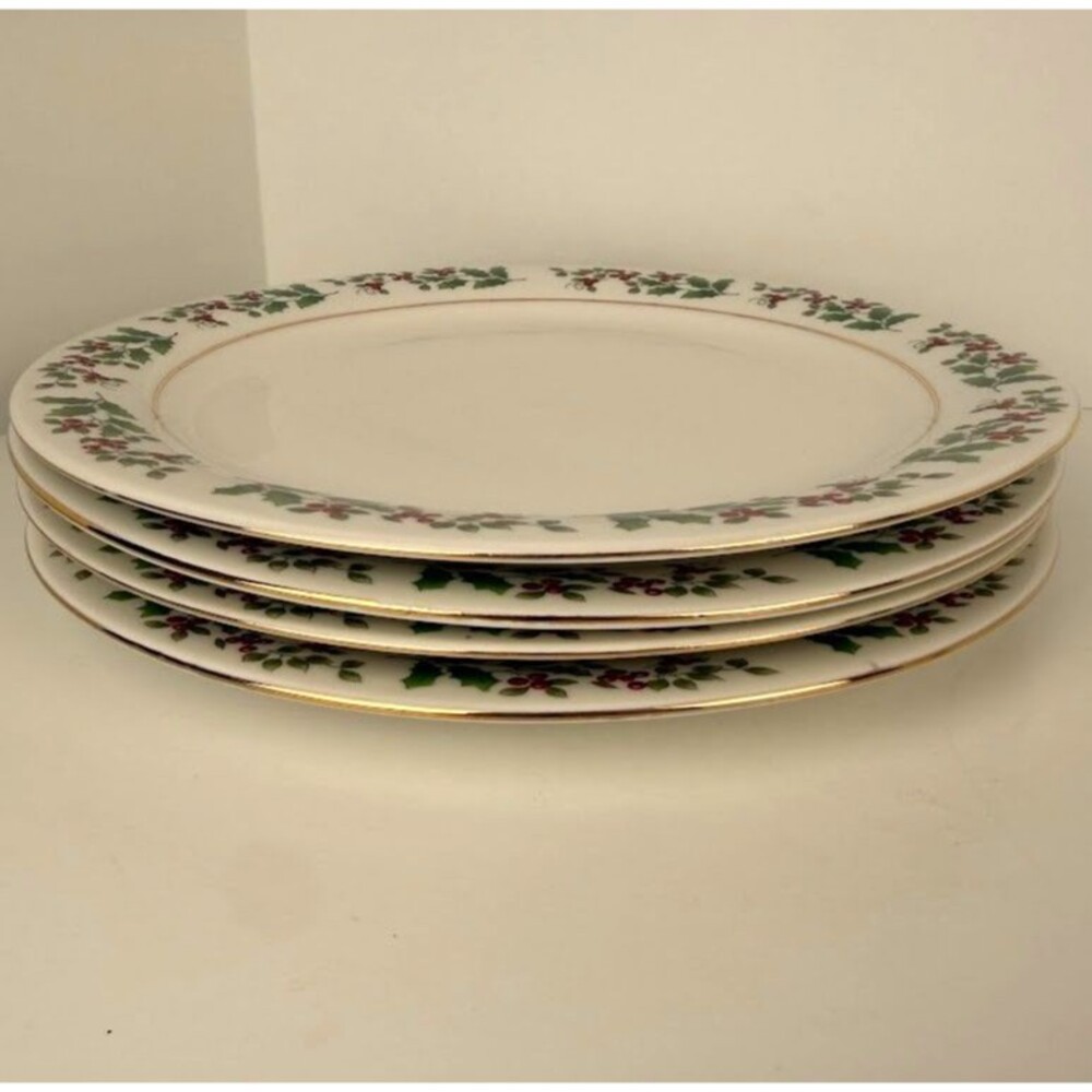 Gibson Holiday Gold / Christmas Charm Delight Holiday Harmony 4 Dinner Plates A
